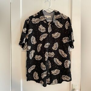 Stylish Black and White Leaf Print Casual Shirt